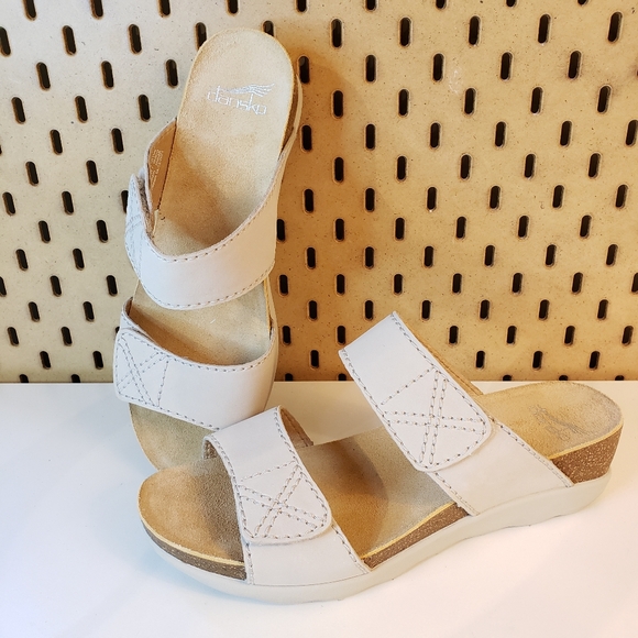 Dansko Shoes - Dansko Maddy Sandal Ivory Nubuck Size 39 (8.5 - 9)